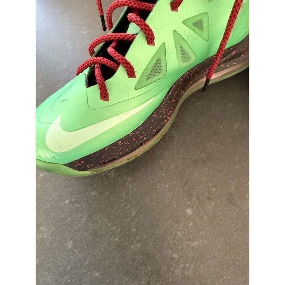 Nike Lebron Youth‎ Size 6.5 High Cutting Jade 10 Christmas